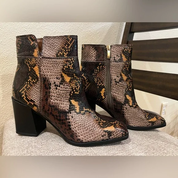 Franco Sarto leather snake print block heel ankle boots/ booties. Square toe. 10 - Picture 3 of 14